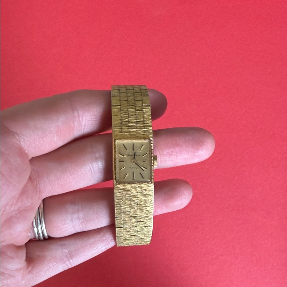 Elegant Gold-Tone Watch